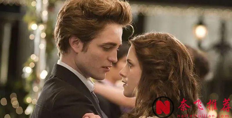 年度吸血鬼题材情欲大戏《夜访吸血鬼 第二季》，9.0高分还在涨！