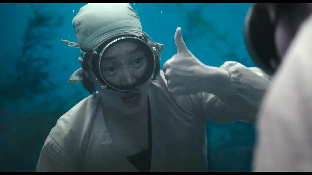 被低估的女性復仇爽片《走私/神鬼海底撈/閨密盜賞團》，水下大戰，意料之外的好看