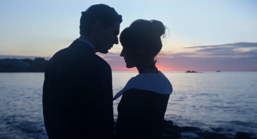 混亂的愛戀，法國浪漫情慾新作《愛的時光》！