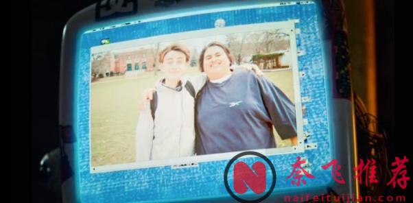 2024最新喜劇科幻片《千禧年Y2K》，時針指向午夜，想象不到的瘋狂事件發生了？