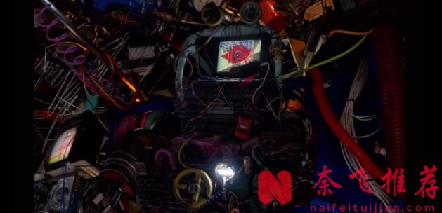 2024最新喜劇科幻片《千禧年Y2K》，時針指向午夜，想象不到的瘋狂事件發生了？