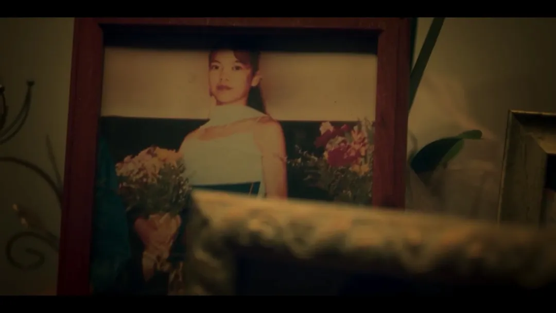 Netflix 又出爆款《双面女儿弑亲案/双面女弑亲案(台)》，拿下播放量周冠军，这次震碎三观