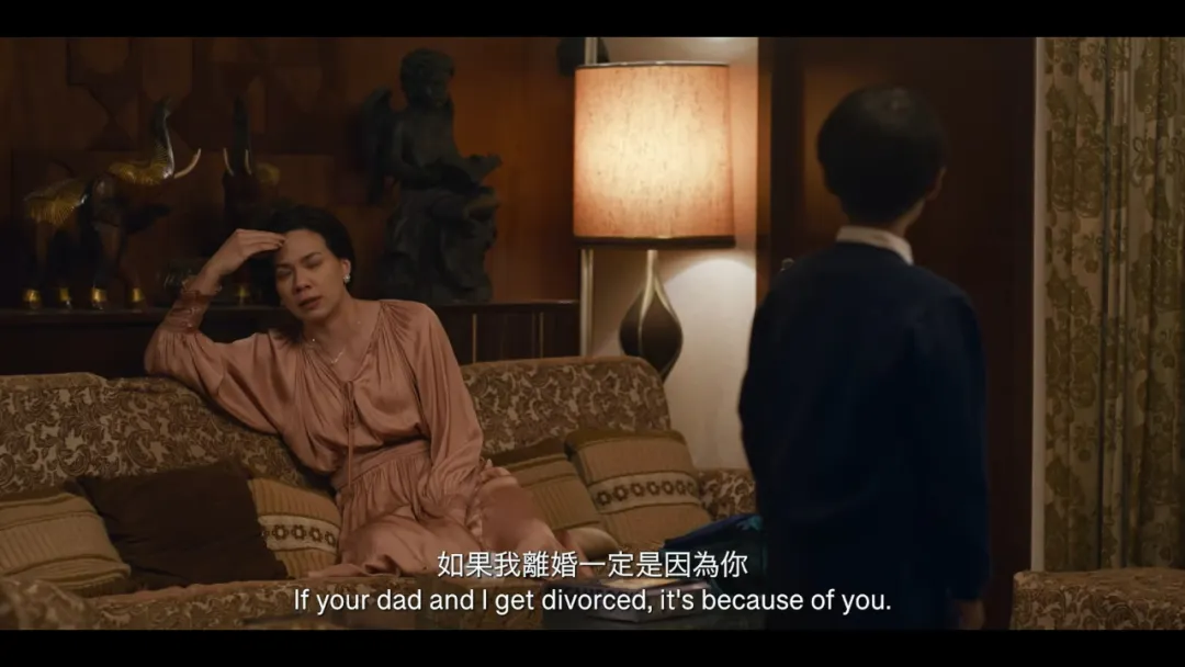Netflix 又出爆款《双面女儿弑亲案/双面女弑亲案(台)》，拿下播放量周冠军，这次震碎三观