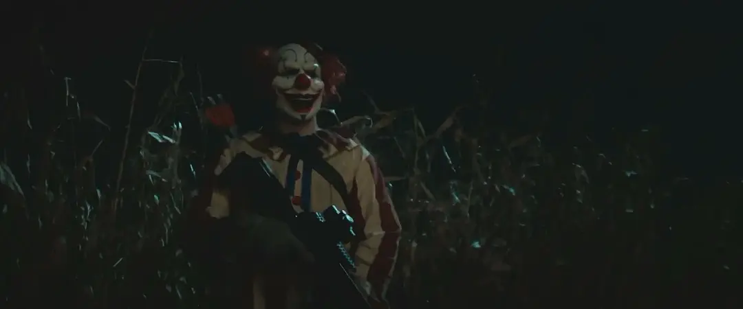 最新R級血漿砍殺片《玉米地小丑/玉米地驚魂》，小丑這次在玉米地又殺瘋了！