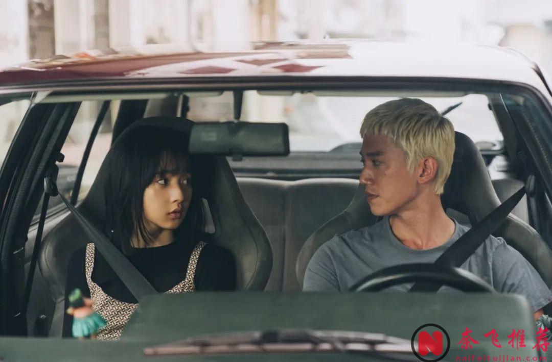 連刷2集《塑膠花》，這麼土的劇，竟然被他演活了？