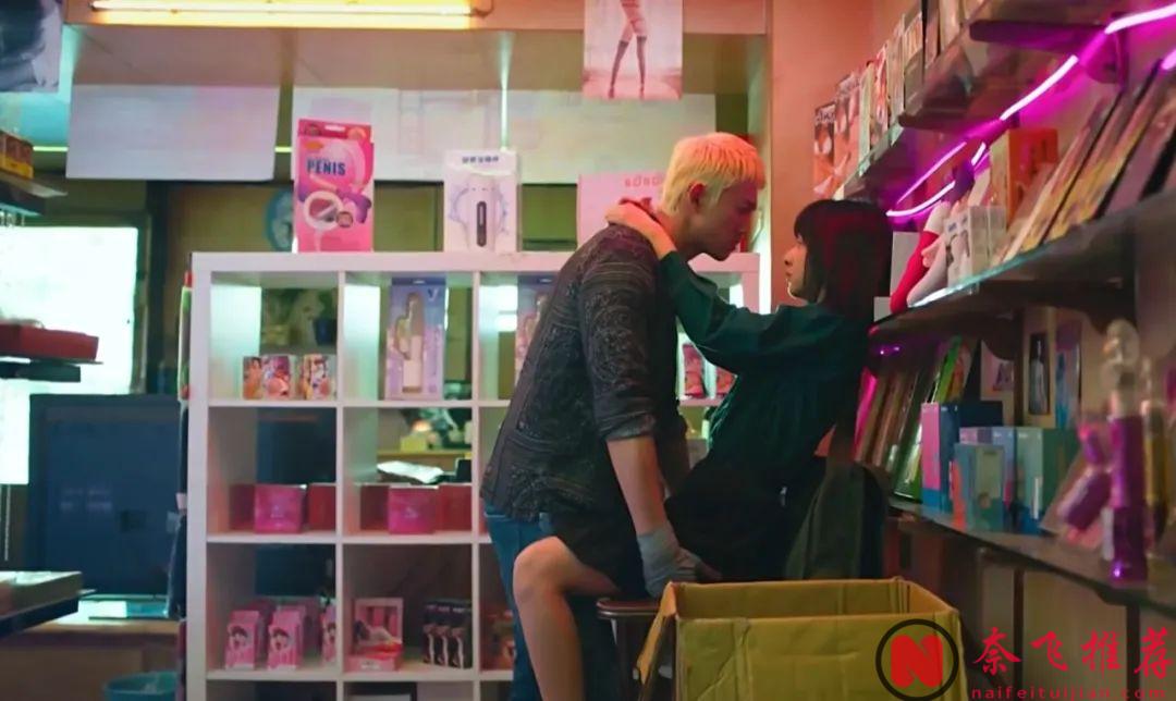 連刷2集《塑膠花》，這麼土的劇，竟然被他演活了？