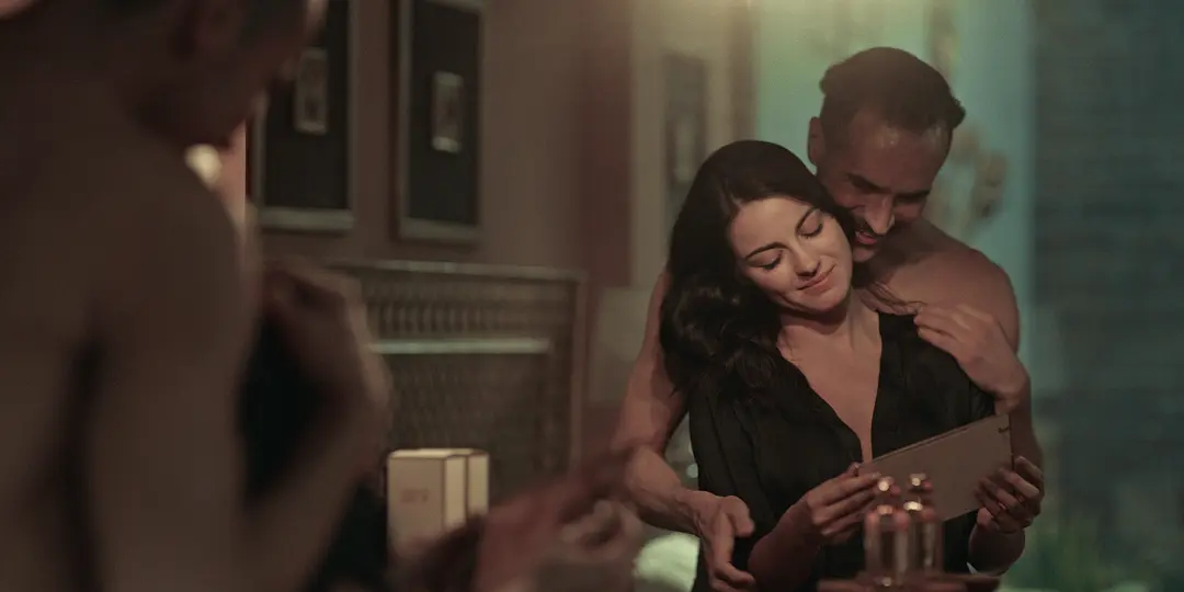 中年女律师的致命诱惑，这部Netflix悬疑剧《黑暗的欲望/暗欲/黯欲横流》真够劲!