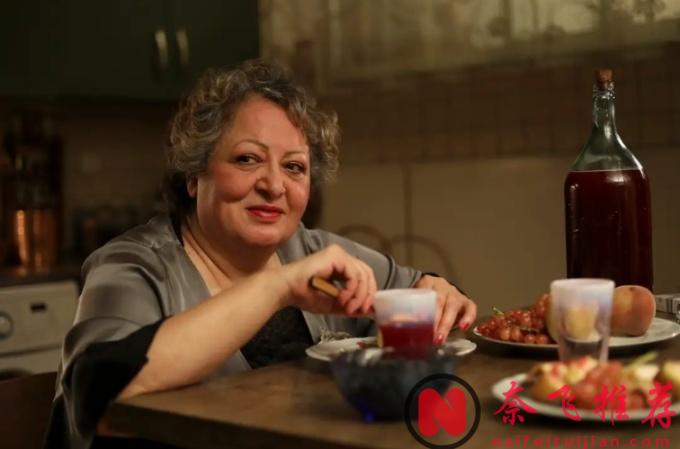 一部因为“打擦边”受到政府审查的电影《我最喜欢的蛋糕/黄昏的甜美生活》，趁早观看！