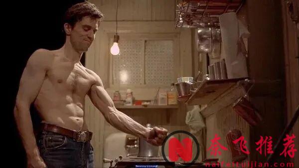 这部经典高分犯罪电影《出租车司机 / 的士司机 / 计程车司机》看完哭半天，贼压抑！