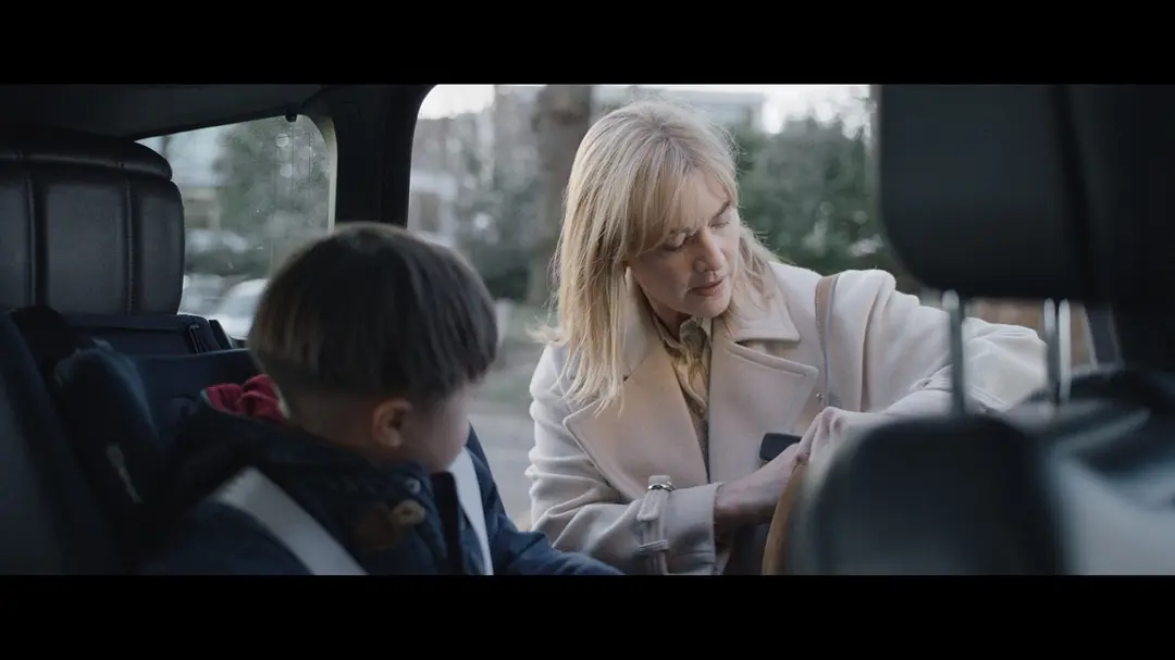 凱特·溫斯萊特導演處女作《再見六月/再見媽媽》翻車！網友：這次真的