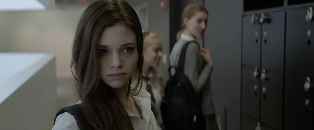 純靠女主角顏值，撐起的一部電影《鏡中人/鏡中驚魂》!