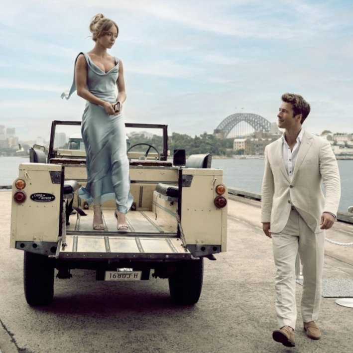 18禁喜劇《只想愛你》7看點！葛倫鮑威爾面對美乳女神西德妮·斯威尼，下半身翹起令人嘻嘻不止