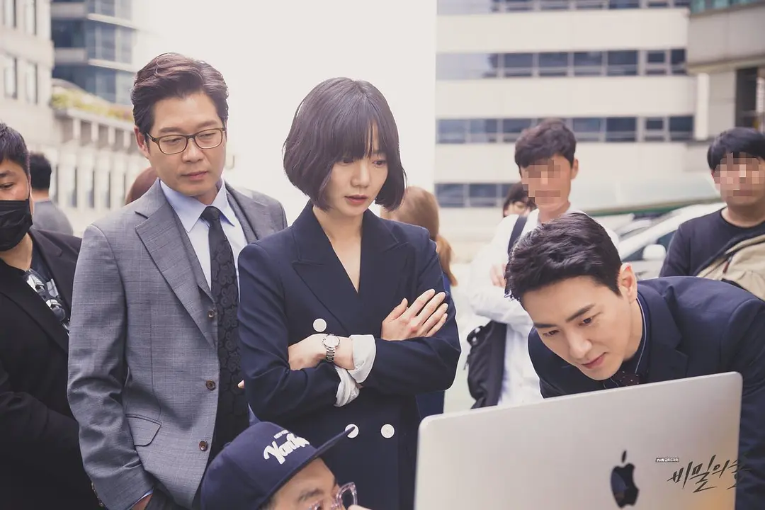 IMDB8.4分，豆瓣9.2分，這部Netflix神劇《秘密森林》不愧為懸疑韓劇的天花板！