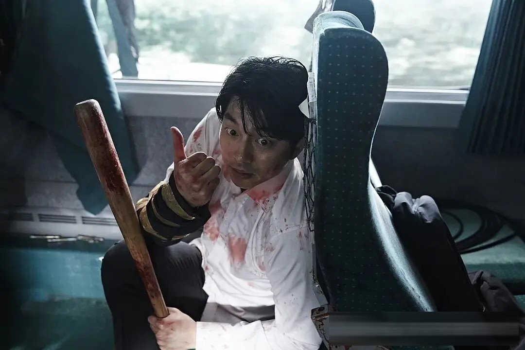 《釜山行2：半島》（港譯《屍殺半島》）影評：格局放大，後勁反而弱了