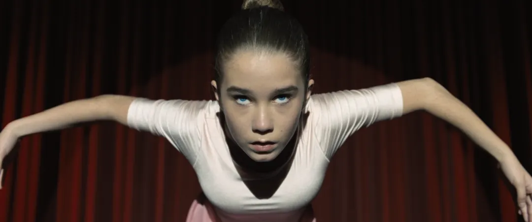 反转再反转的美国惊悚电影《噬血芭蕾/阿比盖尔 / 血滴姬(港)》！这尺度R级终于来了！