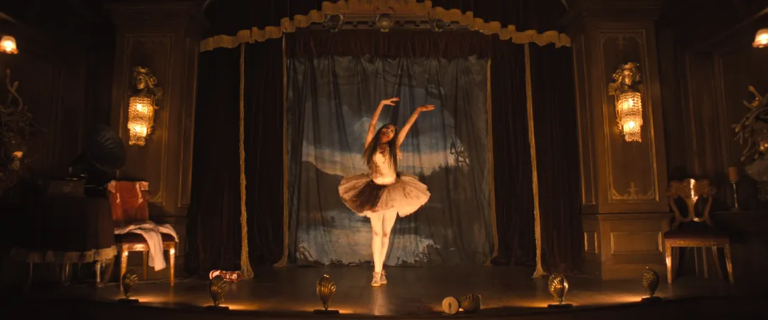 反转再反转的美国惊悚电影《噬血芭蕾/阿比盖尔 / 血滴姬(港)》！这尺度R级终于来了！