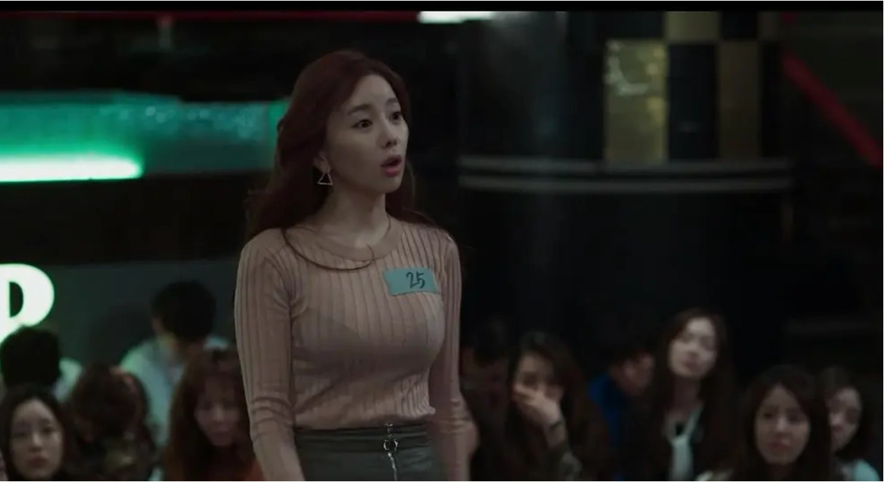 韓國電影《羅馬假日/綁匪冏很大》太會拍了，三劫匪各種神操作，諷刺拉滿了