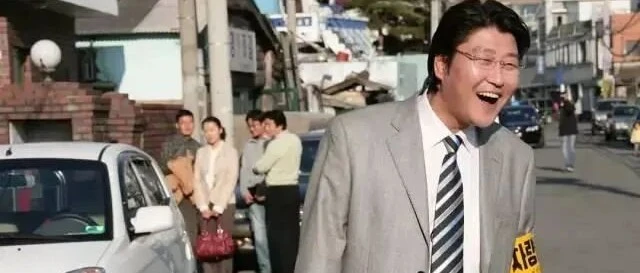 《可能的爱情》：李沧东与全度妍重逢，镜头如何观看他人
