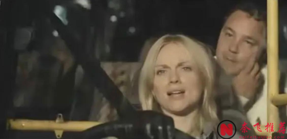 重口爆米花丧尸片《狗舍/狗屋》，每个失意的男人背后都有一个女僵尸在追逐！