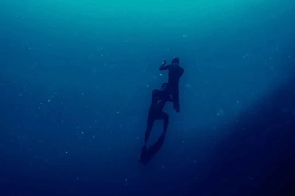 Netflix 紀錄片《呼吸的極限》評論，一段充滿危險與愛情的故事，附下載連結