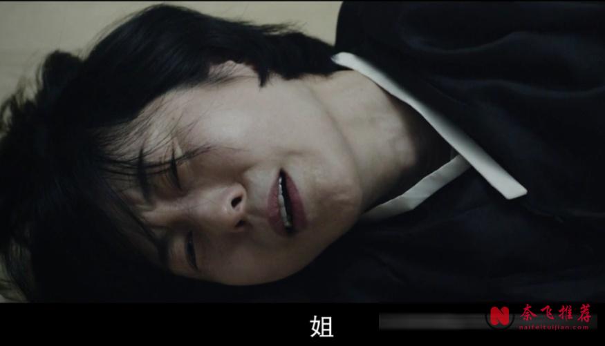 韩国片《提前的葬礼》通过一个荒诞的经历将家庭、离别与救赎的故事，通过黑色幽默的方式展现出来