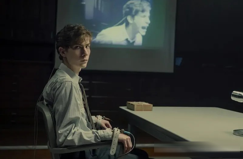 《大学炸弹客》：Netflix真实犯罪电影，回到哈佛与蒙大拿之间