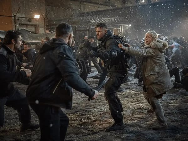 Netflix发布《惊天营救2》预告，克里斯·汉斯沃回归！ 6月16日上线
