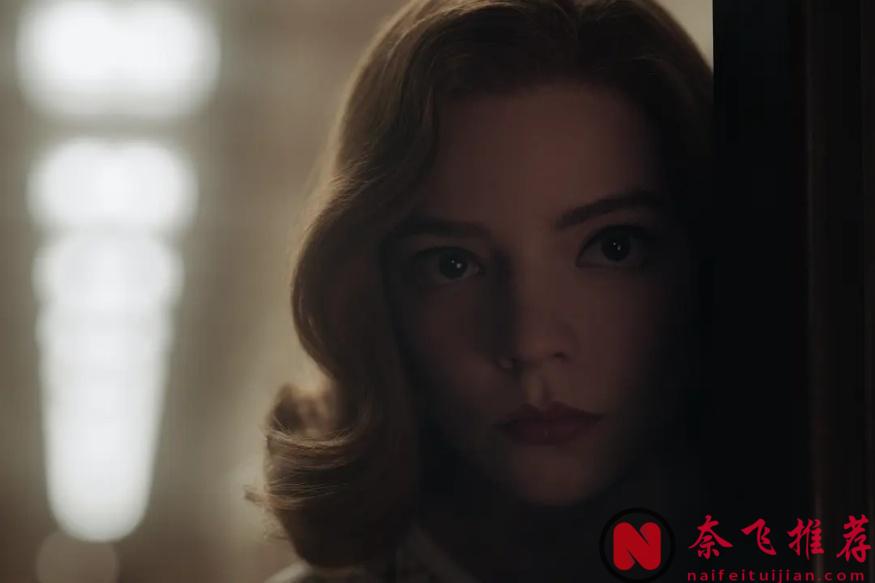 一度熱評9.0高分的 Netflix 鉅作《後翼棄兵/女王的棋局 / 女王的開局》,天才少女國際象棋逆襲之路！