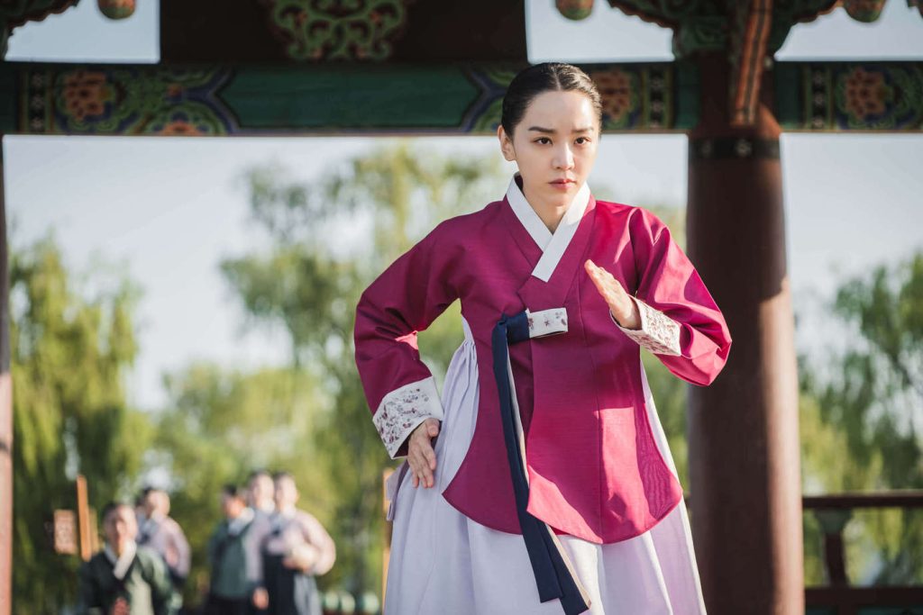 申惠善聯手金正賢的穿越古裝喜劇韓劇《哲仁王后》：1-20集劇情/評價看點