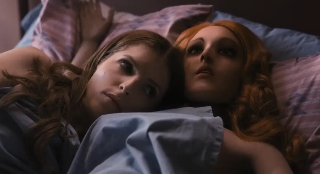 出轨性爱娃娃，这部美剧《娃娃奇缘/充气娃娃/憨憨》真是尺度大开