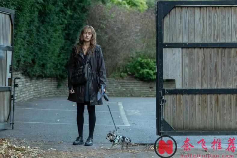 女主由沉默的羔羊变身杀人狂魔的短小精悍英剧《甜豌豆》，不愧是Netflix出品的狠片！