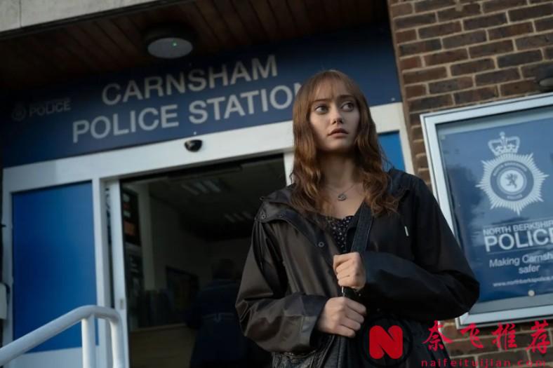 女主由沉默的羔羊变身杀人狂魔的短小精悍英剧《甜豌豆》，不愧是Netflix出品的狠片！