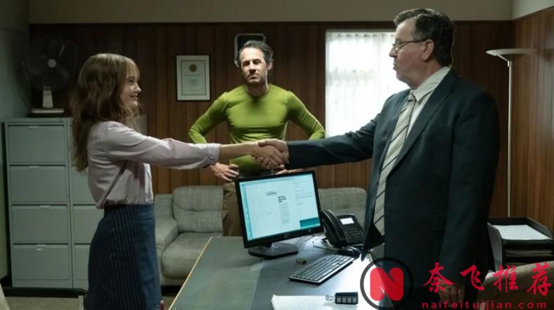 女主由沉默的羔羊变身杀人狂魔的短小精悍英剧《甜豌豆》，不愧是Netflix出品的狠片！