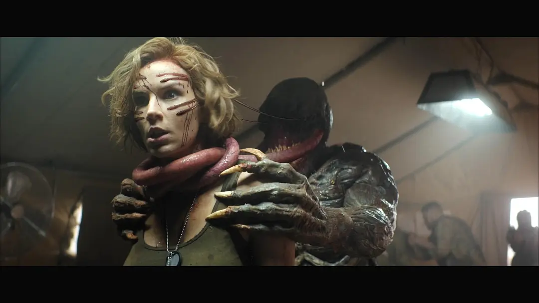 俄羅斯被黑的最慘的一部科幻恐怖電影《巢穴》，地下深淵涌現致命怪物，嗜血虐殺生死難料