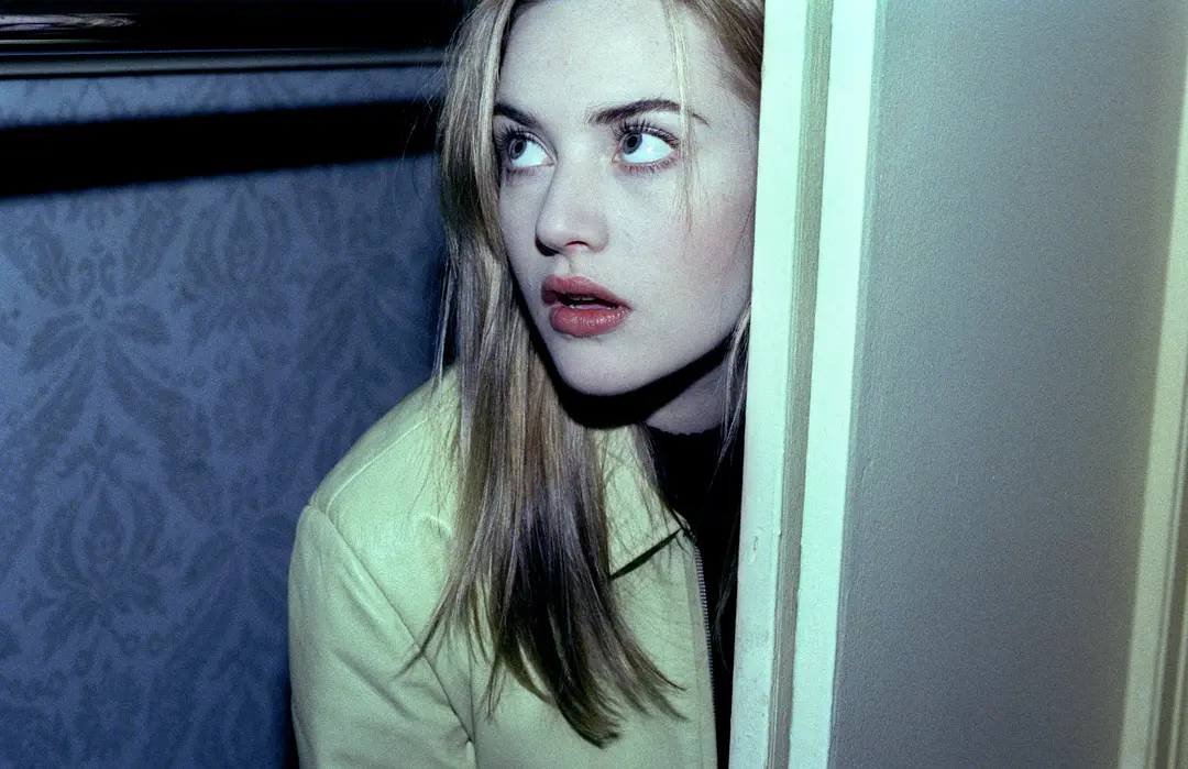 敢演敢突破！「凯特·温丝莱特/琦·温斯莉/凯特·温斯蕾」：6部尺度佳作，凭实力活成好莱坞实力派标杆