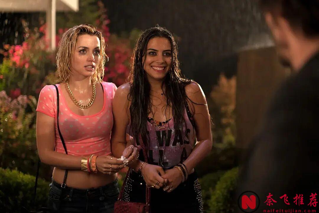 沒有血腥場面，卻令人窒息的R級恐怖片《敲敲門/半夜女敲門/當辣妹來敲門》！尺度超大，看得人揪心！