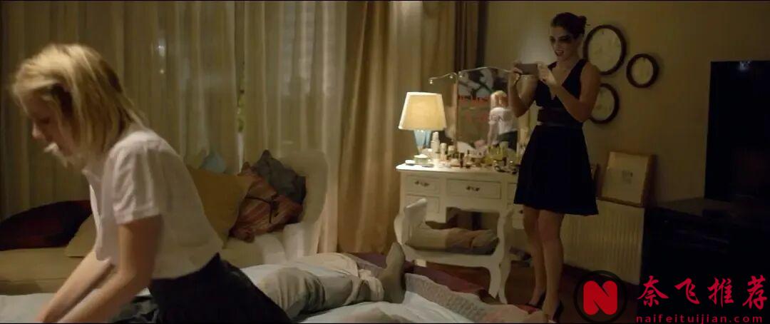 沒有血腥場面，卻令人窒息的R級恐怖片《敲敲門/半夜女敲門/當辣妹來敲門》！尺度超大，看得人揪心！