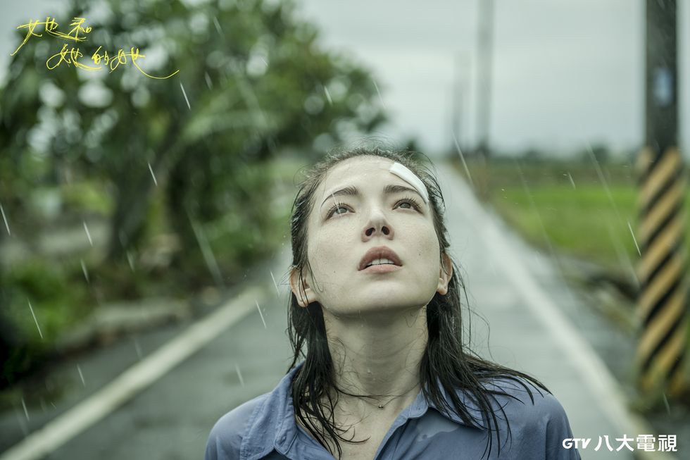 Netflix悬疑台剧《她和她的她》剧情、演员介绍！许玮宁和贾静雯牵涉命案，吴慷仁再度挑战恐怖情人