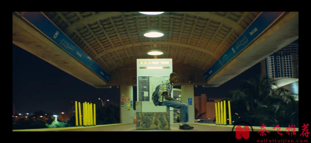 奧斯卡最佳影片《月光男孩/月亮喜歡藍/月光下的藍色男孩》，既令人心碎又美麗的電影！