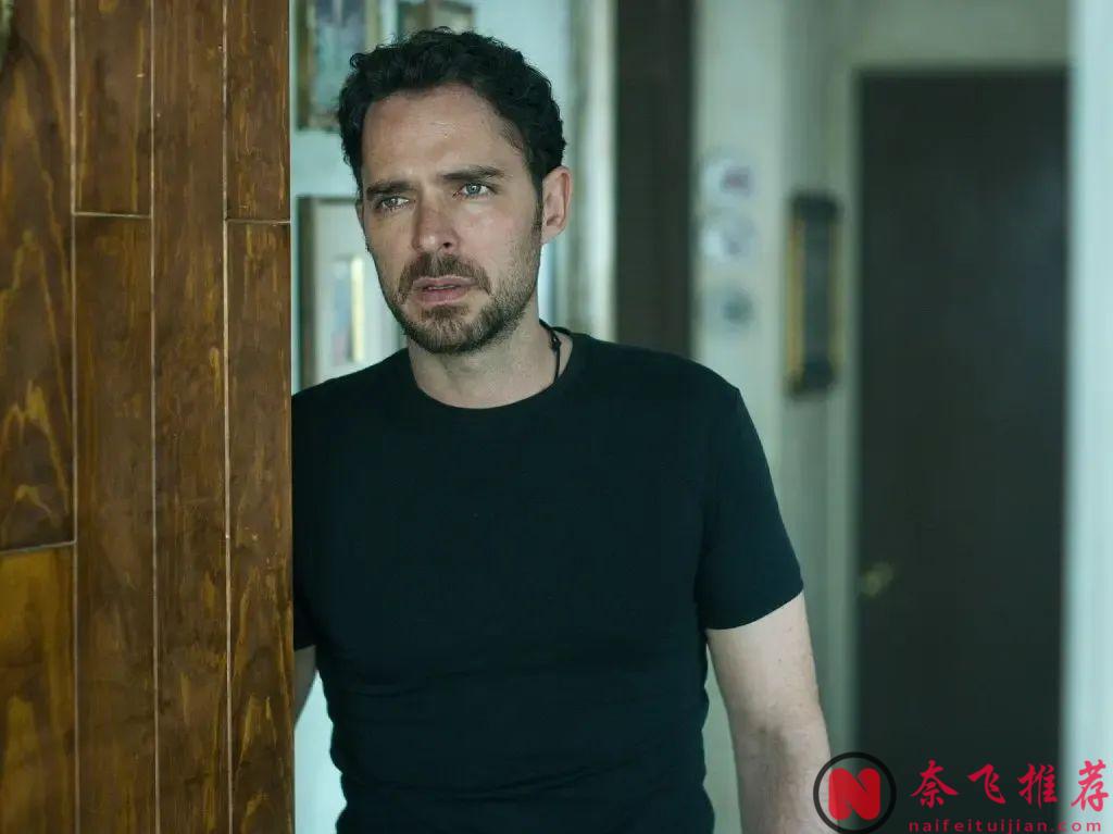 Netflix出品的西班牙劇從來沒令人失望過，這部懸疑劇《誰殺了莎拉？》也不例外！