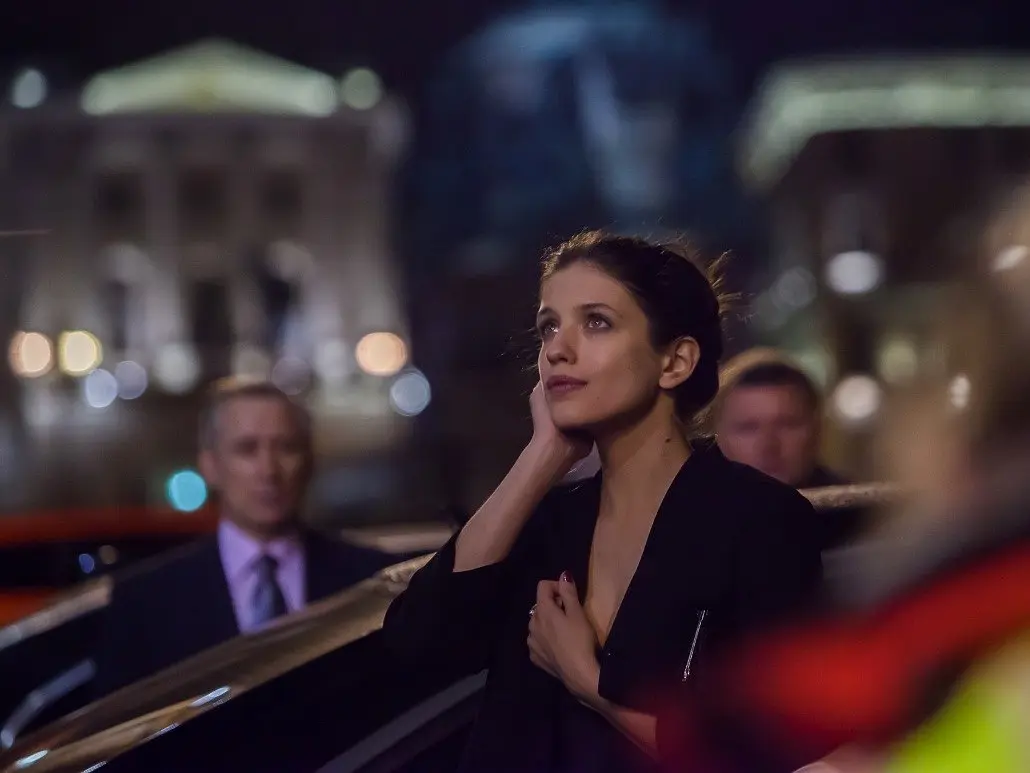 女主颜值逆天！这部俄罗斯爱情尺度片《关于爱/烈爱交易》值得一看