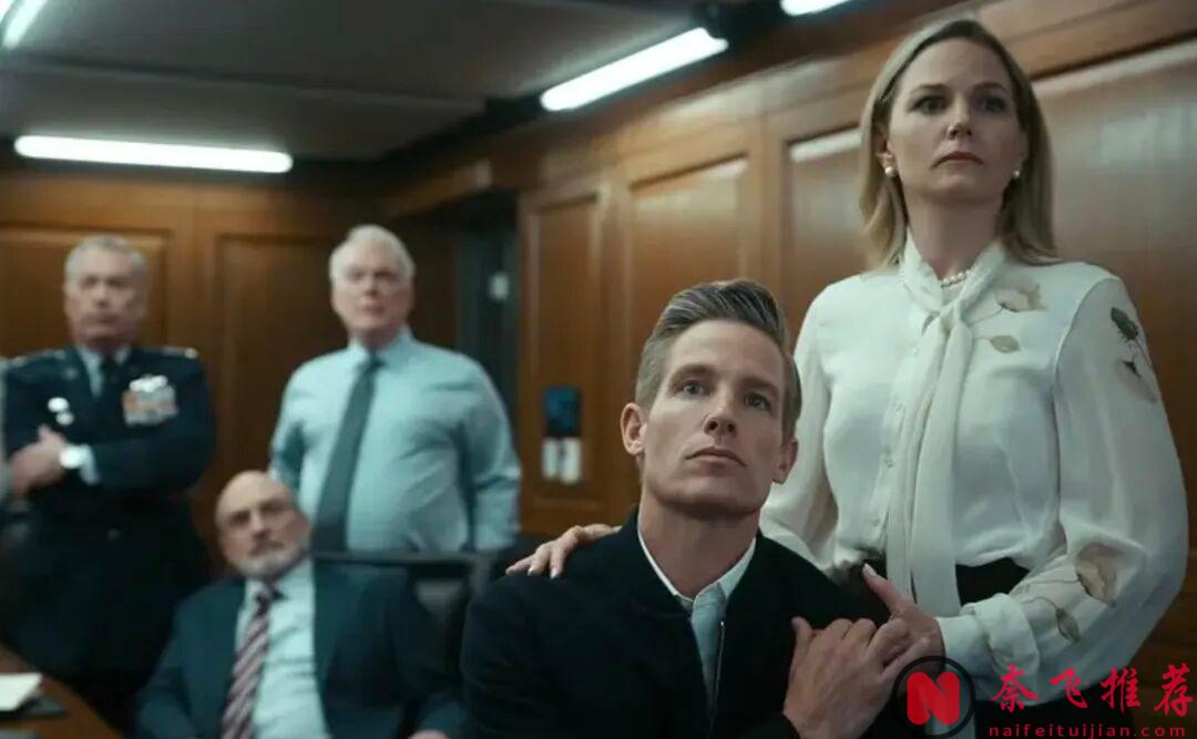 一口气刷完，Netflix这部硬核新剧《暗夜情报员/夜间探员/夜班探员》第三季真的太带感了