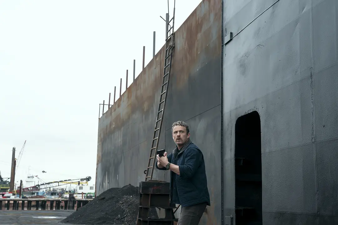 一口气刷完，Netflix这部硬核新剧《暗夜情报员/夜间探员/夜班探员》第三季真的太带感了