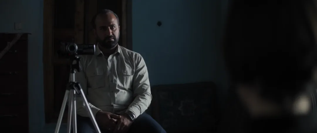 专拍禁片，被迫背井离乡逃亡，最后凭借《神圣无花果之种/一念菩提》拿下戛纳大奖！