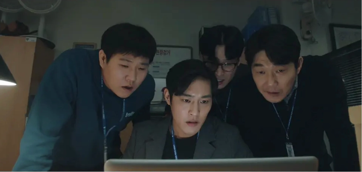 悬疑拉满，剧情不断反转，这部暗黑韩剧《Blind/局中人》，又惊悚又上头