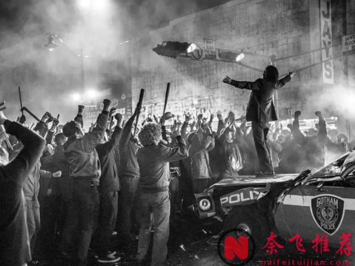 这部曾经席卷全球的神片续作《小丑2/小丑：双重疯狂/小丑：双疯》票房、口碑双扑街，发生了什么？