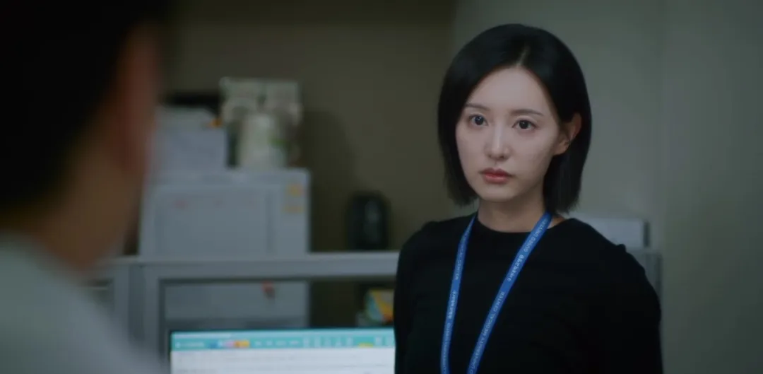 《Doctor X:白色黑手党时代》与《中头奖还是要上班》:拒绝低头的两种底气