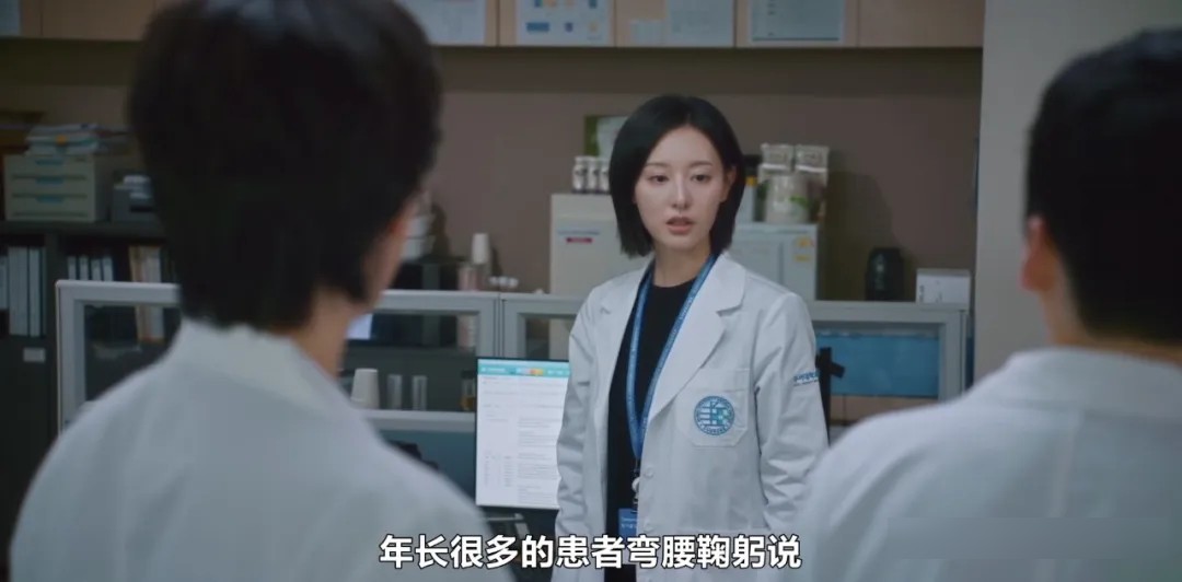 《Doctor X:白色黑手党时代》与《中头奖还是要上班》:拒绝低头的两种底气