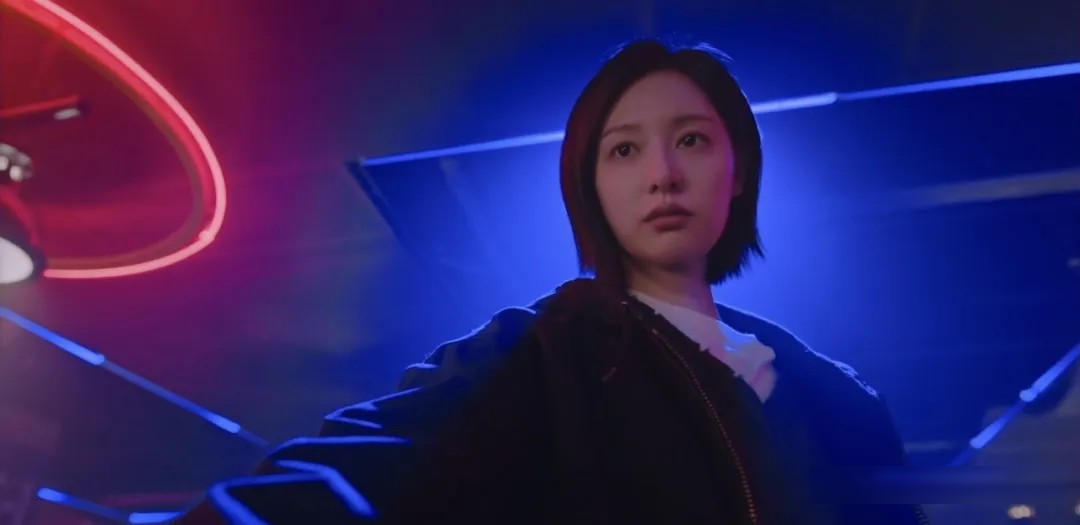 《Doctor X:白色黑手党时代》与《中头奖还是要上班》:拒绝低头的两种底气