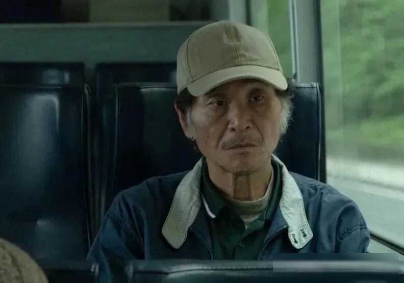 台湾电影《春行》：妻子走了，跛脚丈夫瞒着所有人继续过日子